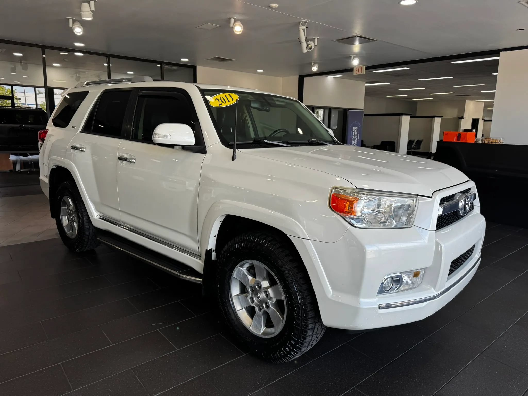 Used 2011 Toyota 4Runner SR5 w/ Premium Pkg w/Leather AWD/4WD image 6