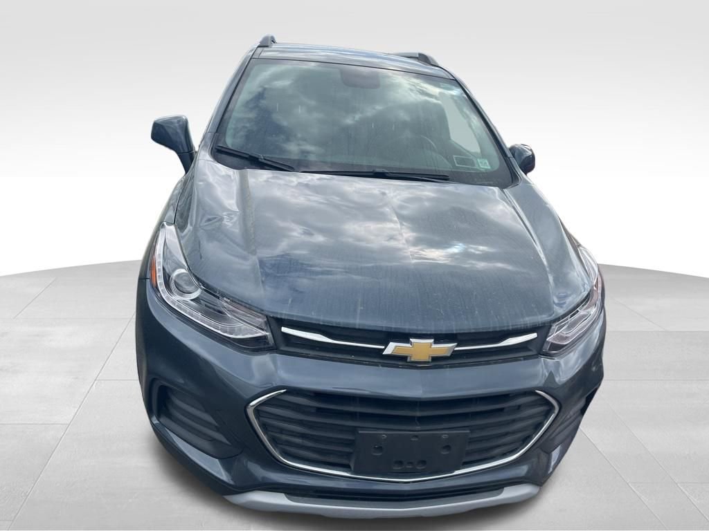 Used 2022 Chevrolet Trax LT w/ LT Convenience Package image 13