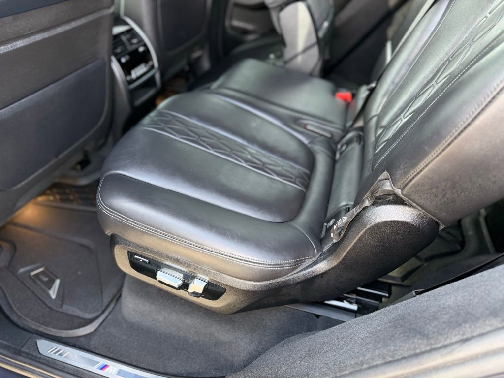 Used 2020 BMW X7 M50i w/ Dynamic Handling Package AWD/4WD image 14