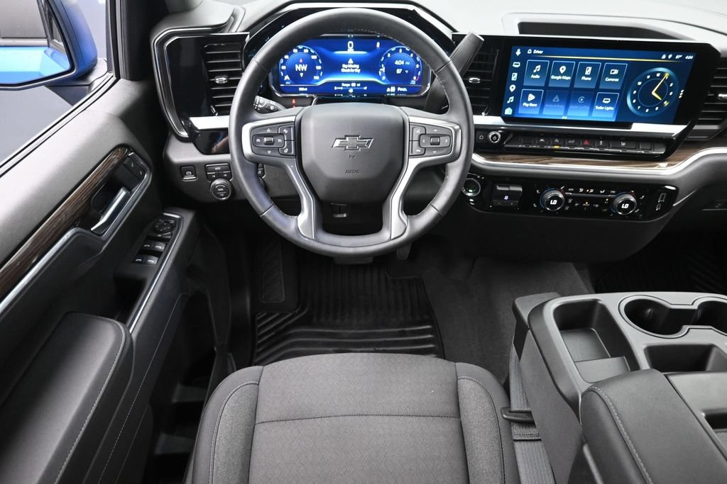 Used 2025 Chevrolet Silverado 1500 RST AWD/4WD image 14
