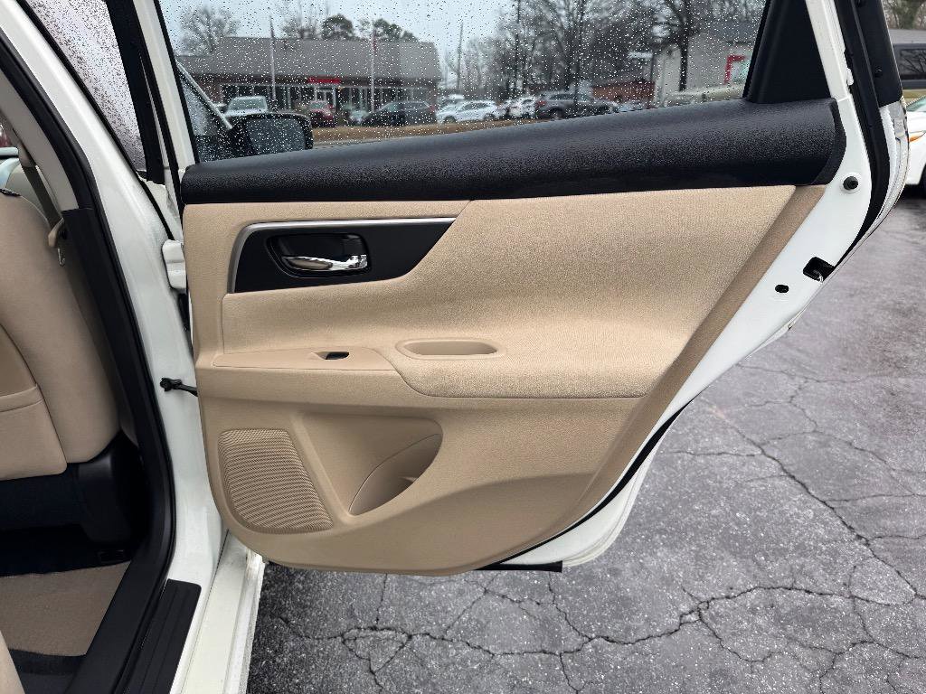 Used 2015 Nissan Altima 2.5 S w/ Power Driver Seat Package FWD image 17