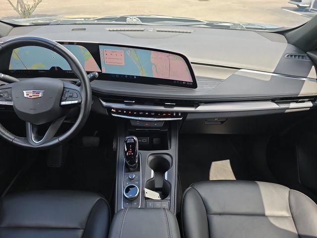 Used 2025 Cadillac XT4 Premium Luxury FWD image 15