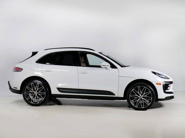 Certified 2026 Porsche Macan AWD/4WD image 8