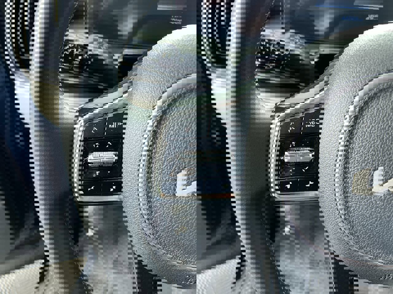 Certified 2025 Kia Sorento EX w/ Panoramic Sunroof Package image 16