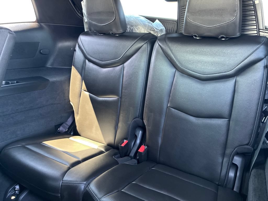 Used 2024 Cadillac XT6 Luxury w/ LPO, Floor Liner Package AWD/4WD image 18