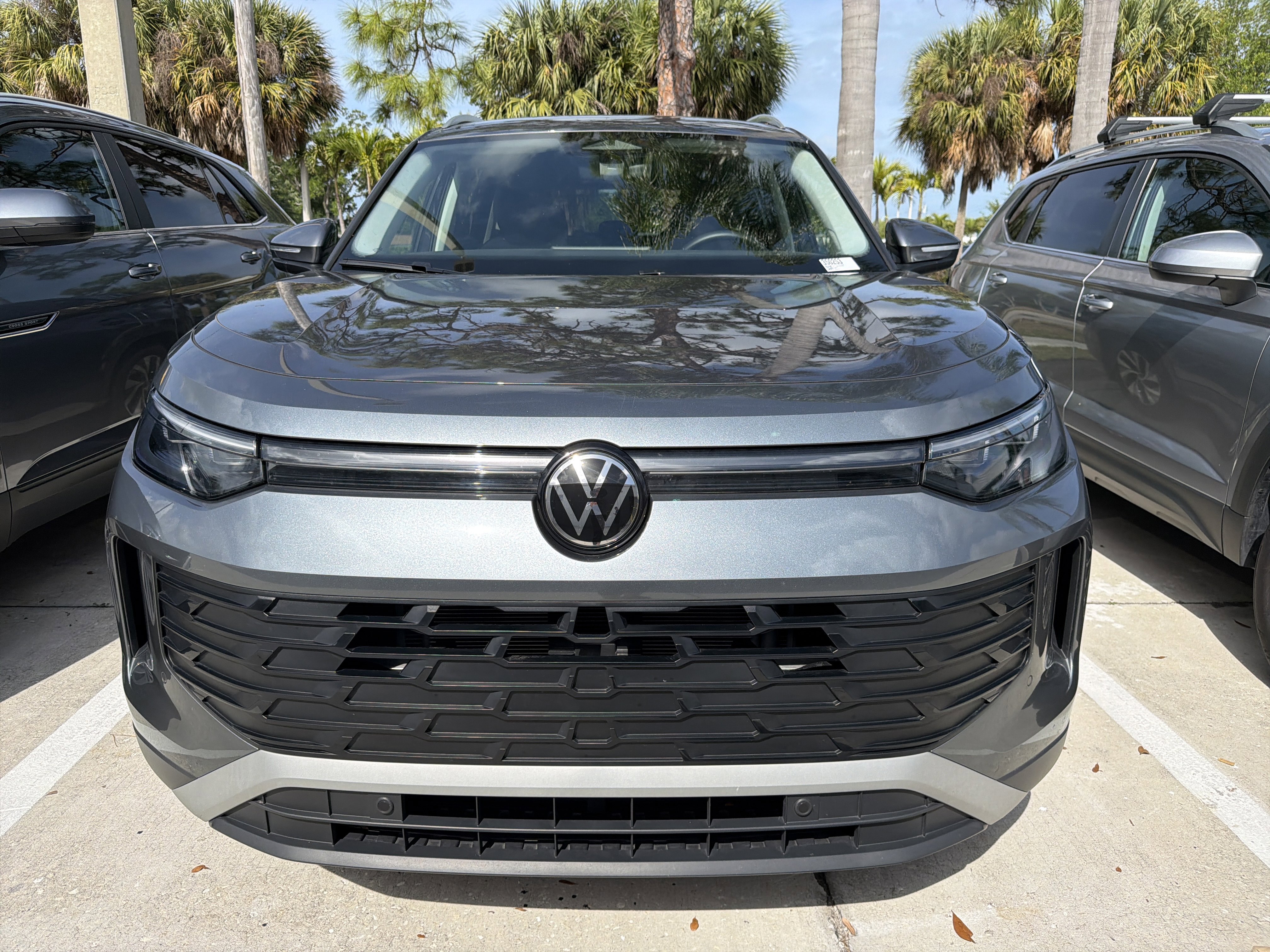 Used 2025 Volkswagen Tiguan S FWD image 2