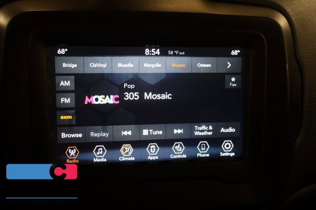 Used 2020 Jeep Renegade Latitude w/ Cold Weather Group FWD image 20