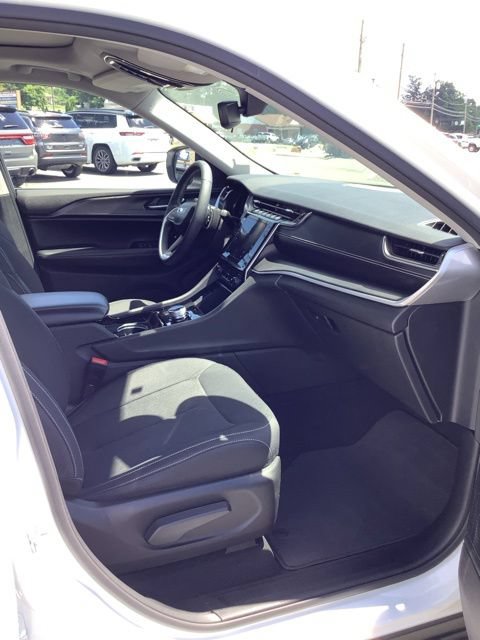 Certified 2023 Jeep Grand Cherokee L Laredo w/ Luxury Tech Group I AWD/4WD image 21
