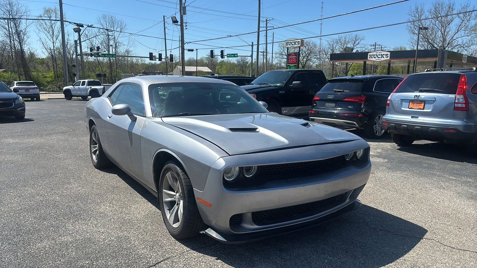 Used 2017 Dodge Challenger SXT image 7