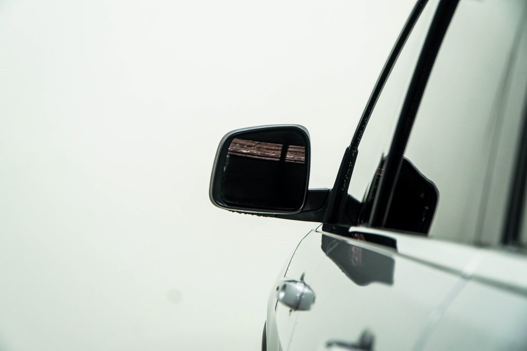 Used 2021 Jeep Grand Cherokee Laredo image 14