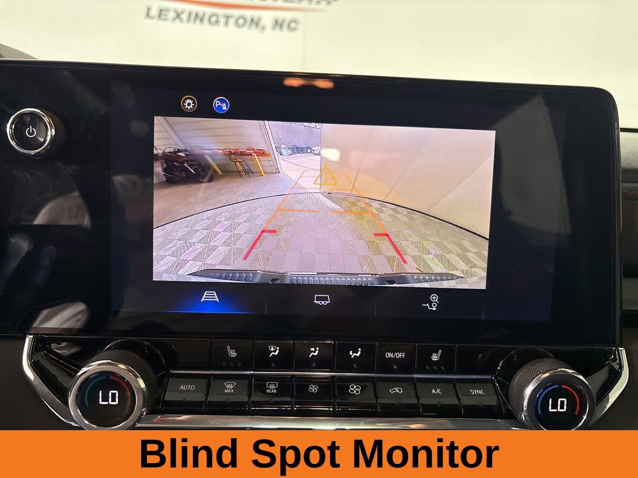 Used 2025 Chevrolet Colorado Z71 w/ Midnight Edition image 14