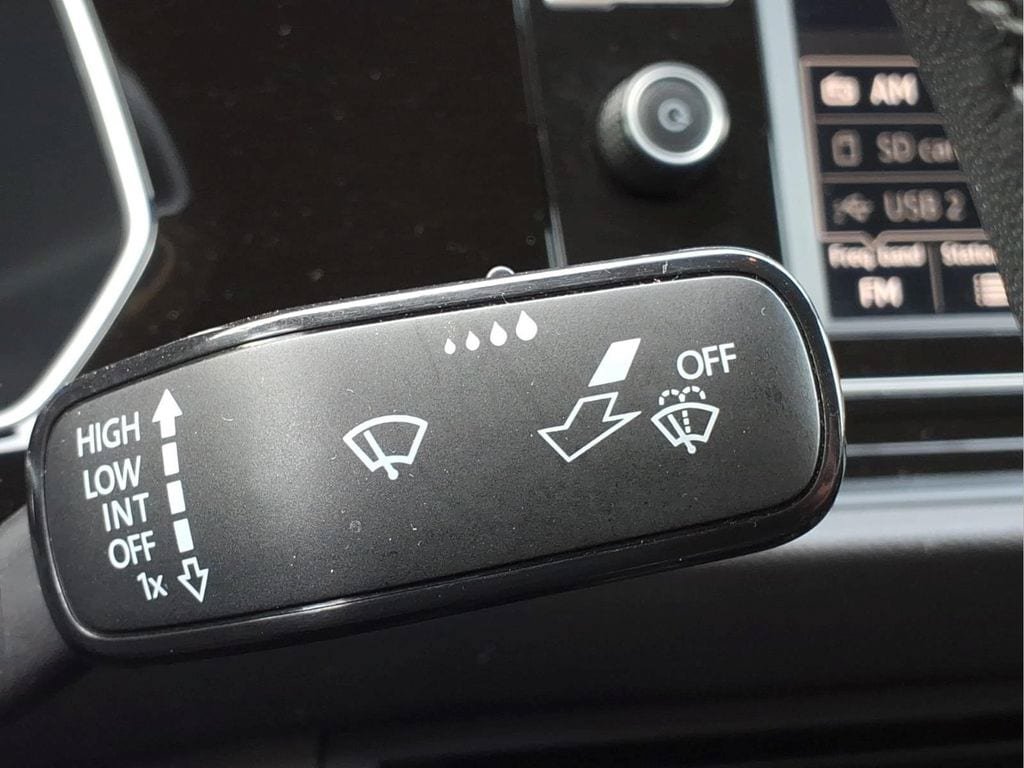 Used 2024 Volkswagen Jetta SE FWD image 25