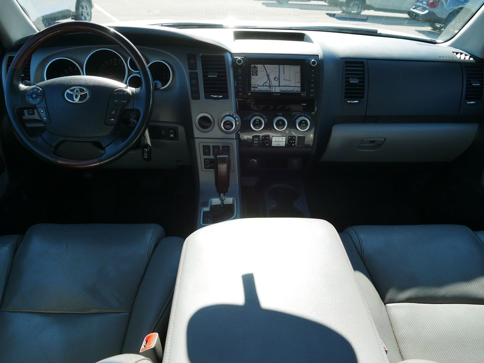 Used 2012 Toyota Sequoia Platinum AWD/4WD image 21