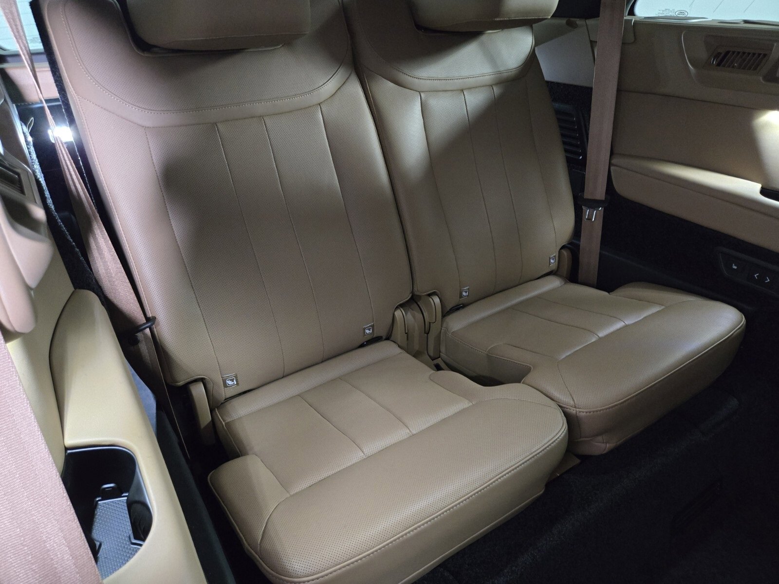 Used 2025 Land Rover Range Rover Long Wheelbase SE image 18