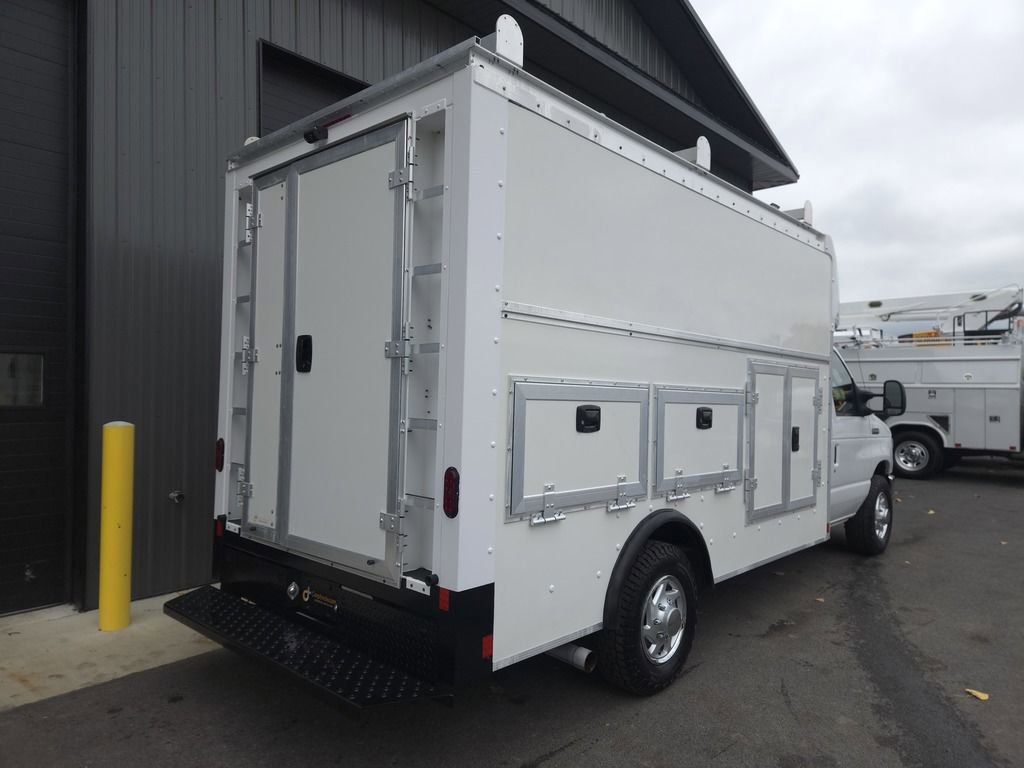 Used 2022 Ford E-350 and Econoline 350 Super Duty w/ Power Windows & Locks Group RWD image 7