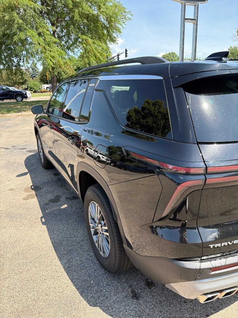 Used 2026 Chevrolet Traverse LT AWD/4WD image 8