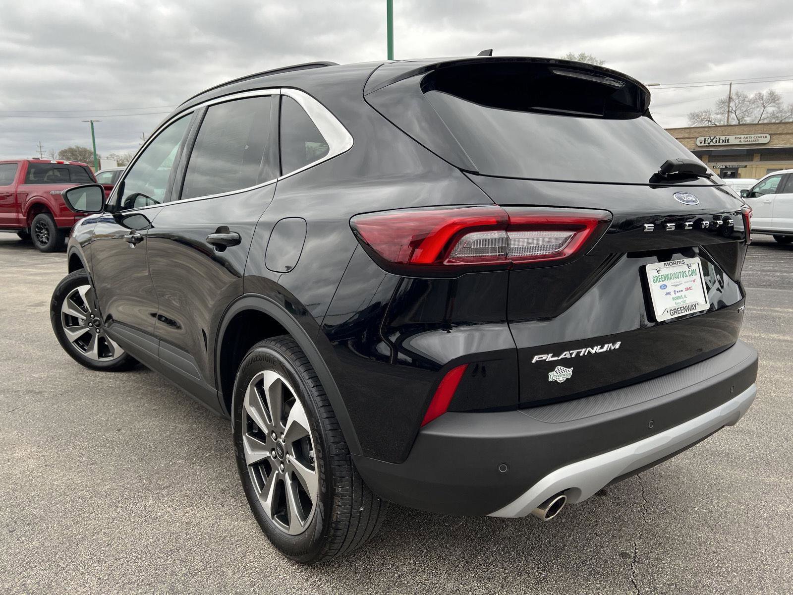 Used 2023 Ford Escape Platinum image 9