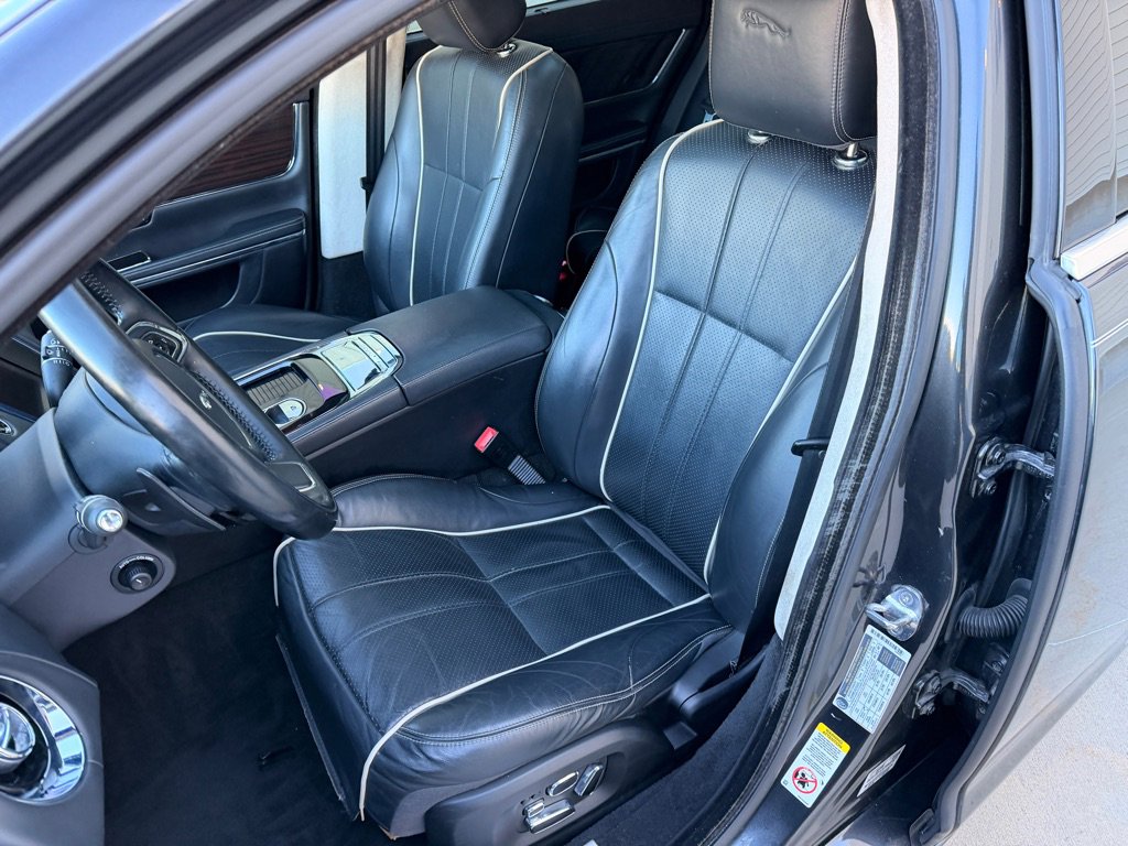 Used 2014 Jaguar XJ L Portfolio image 10