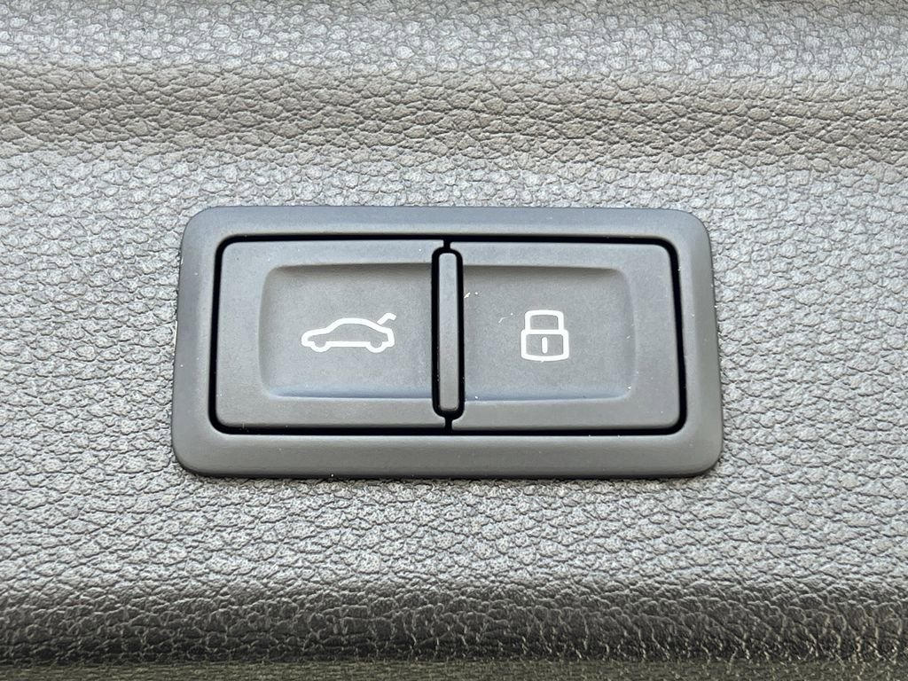 Used 2021 Audi Q3 2.0T Premium w/ Convenience Package image 6