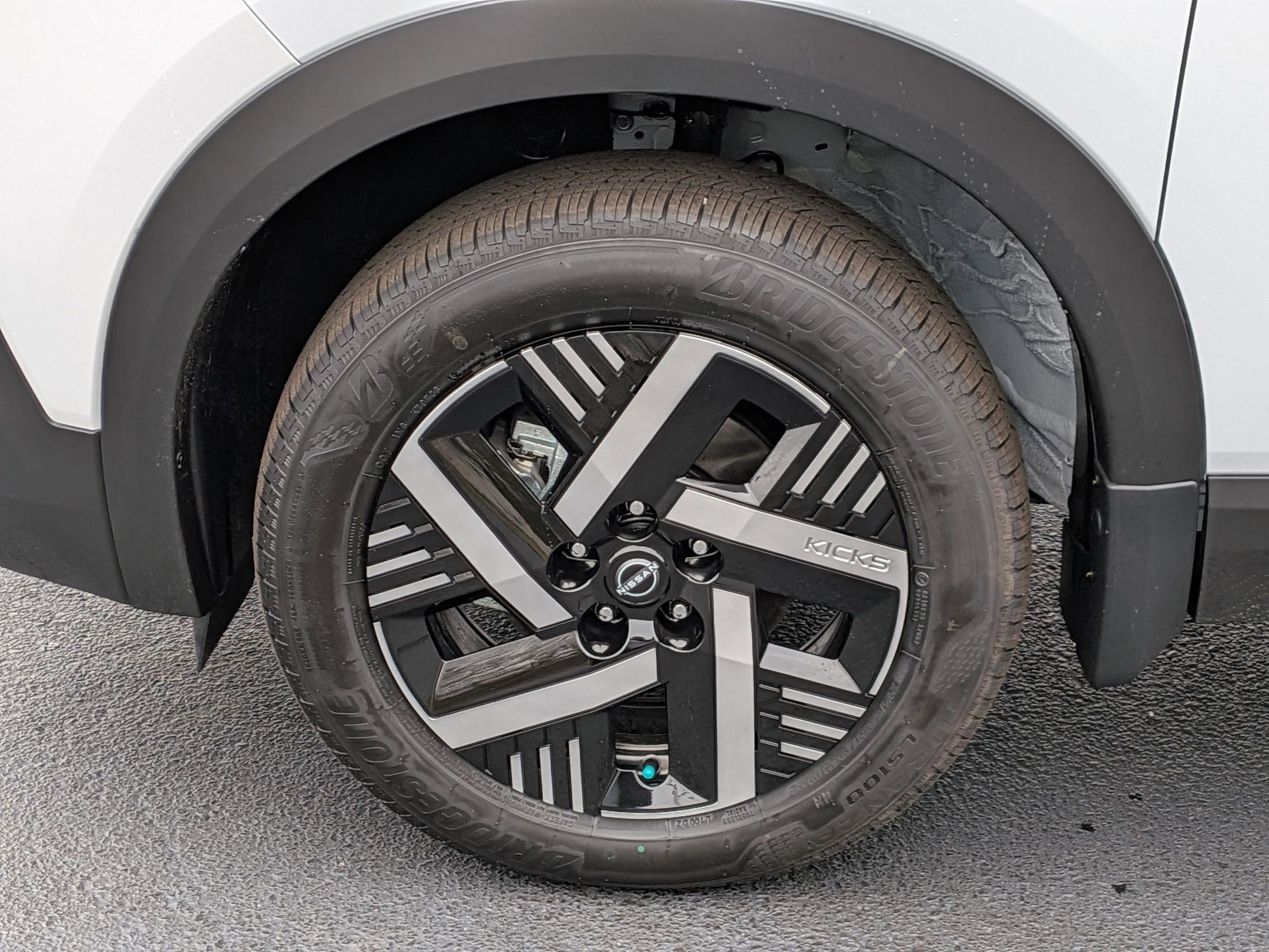 New 2026 Nissan Kicks SV w/ SV Premium Package FWD image 10