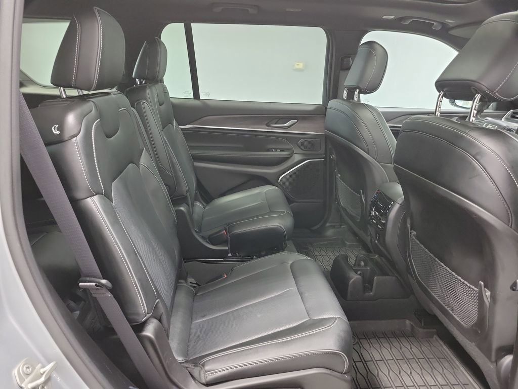 Used 2024 Jeep Grand Cherokee L Overland w/ Trailer Tow Package image 15