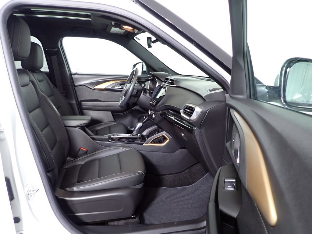 Used 2023 Chevrolet TrailBlazer ACTIV w/ Sun and Liftgate Package image 35
