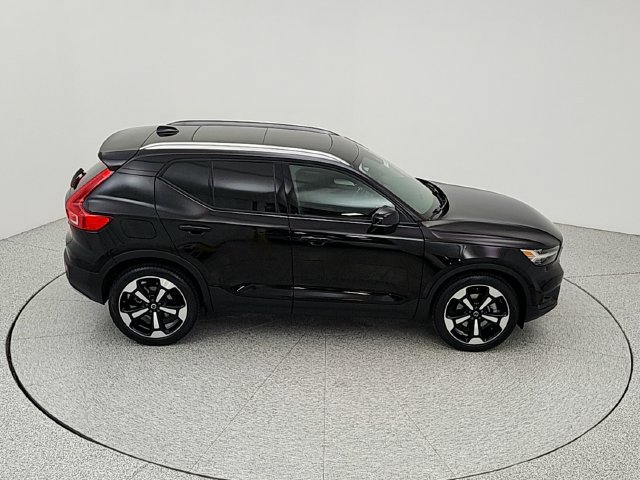 Used 2020 Volvo XC40 T5 Momentum w/ Protection Package AWD/4WD image 16