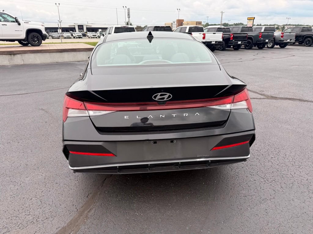 Used 2024 Hyundai Elantra SEL FWD image 6