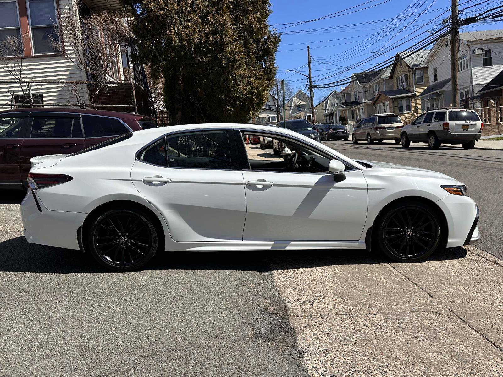 Used 2022 Toyota Camry XSE image 6