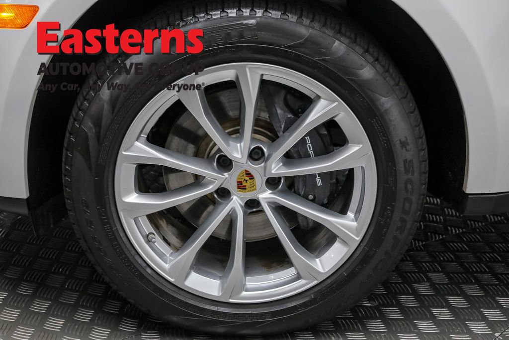 Used 2023 Porsche Macan T w/ Premium Package Plus image 33