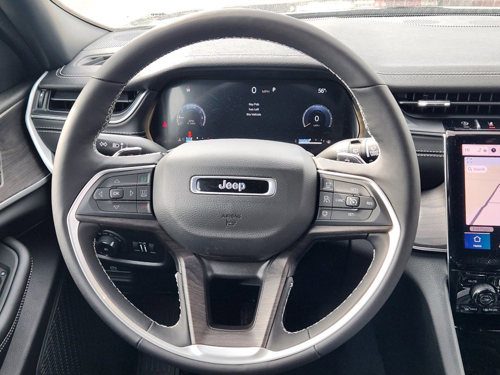 Used 2025 Jeep Grand Cherokee Limited w/ Trailer Tow Package image 25