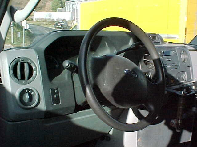 Used 2009 Ford E-150 and Econoline 150 Extended RWD image 10