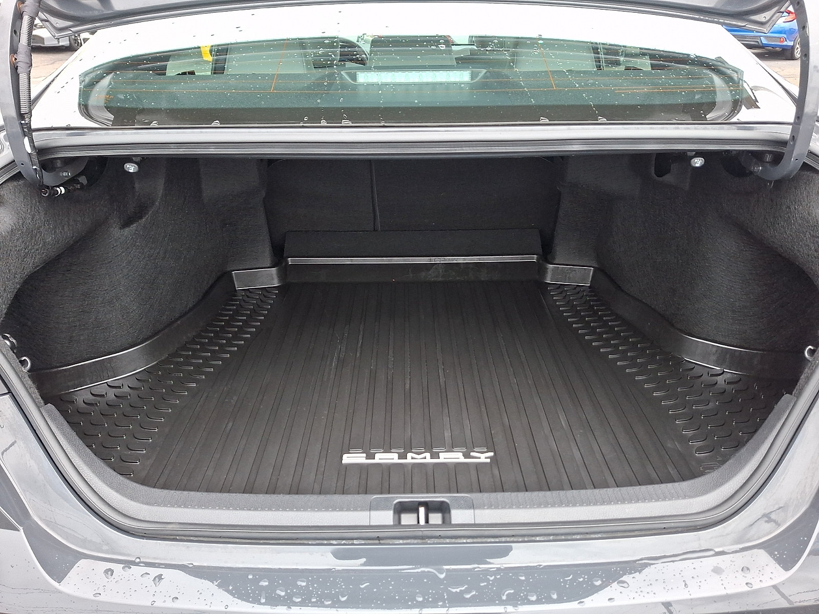 Used 2025 Toyota Camry SE w/ Convenience Package FWD image 28