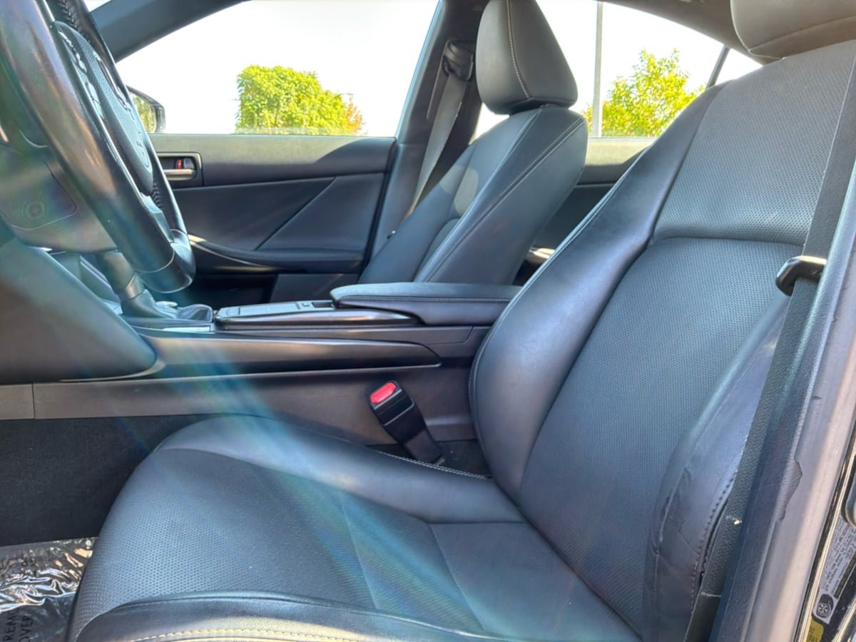 Used 2021 Lexus IS 300 w/ Comfort Package RWD image 18