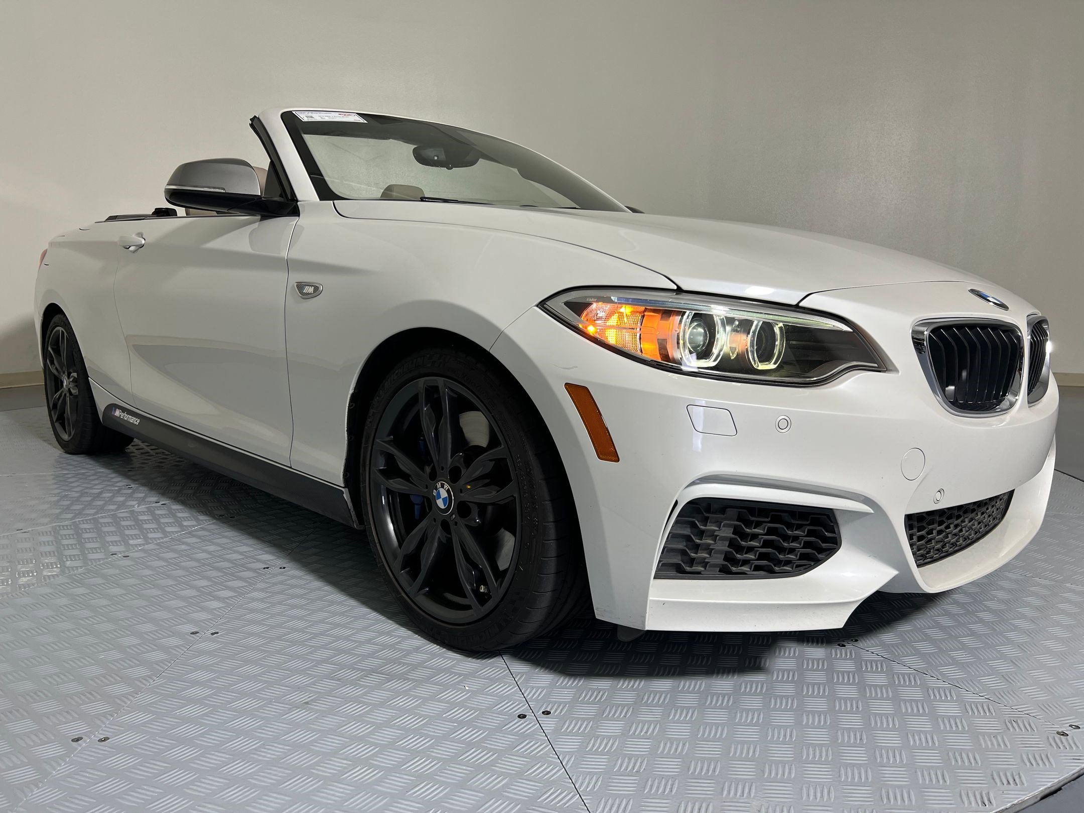 Used 2016 BMW M235i Convertible image 7