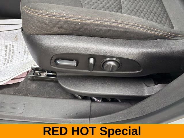 Used 2019 GMC Terrain SLE w/ Driver Convenience Package image 12