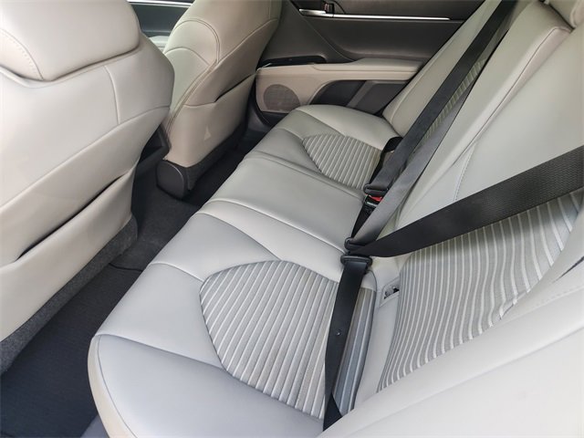 Used 2020 Toyota Camry SE w/ Sunroof Package FWD image 32