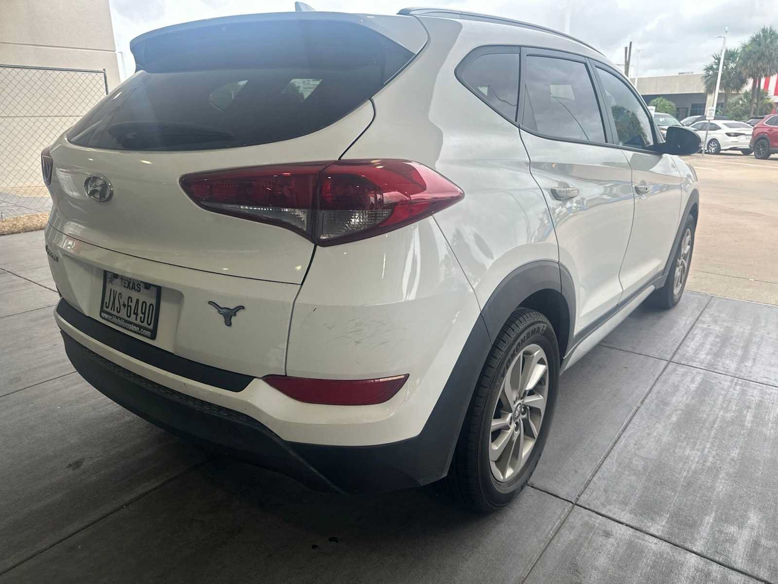 Used 2017 Hyundai Tucson SE Plus w/ Cargo Package FWD image 4