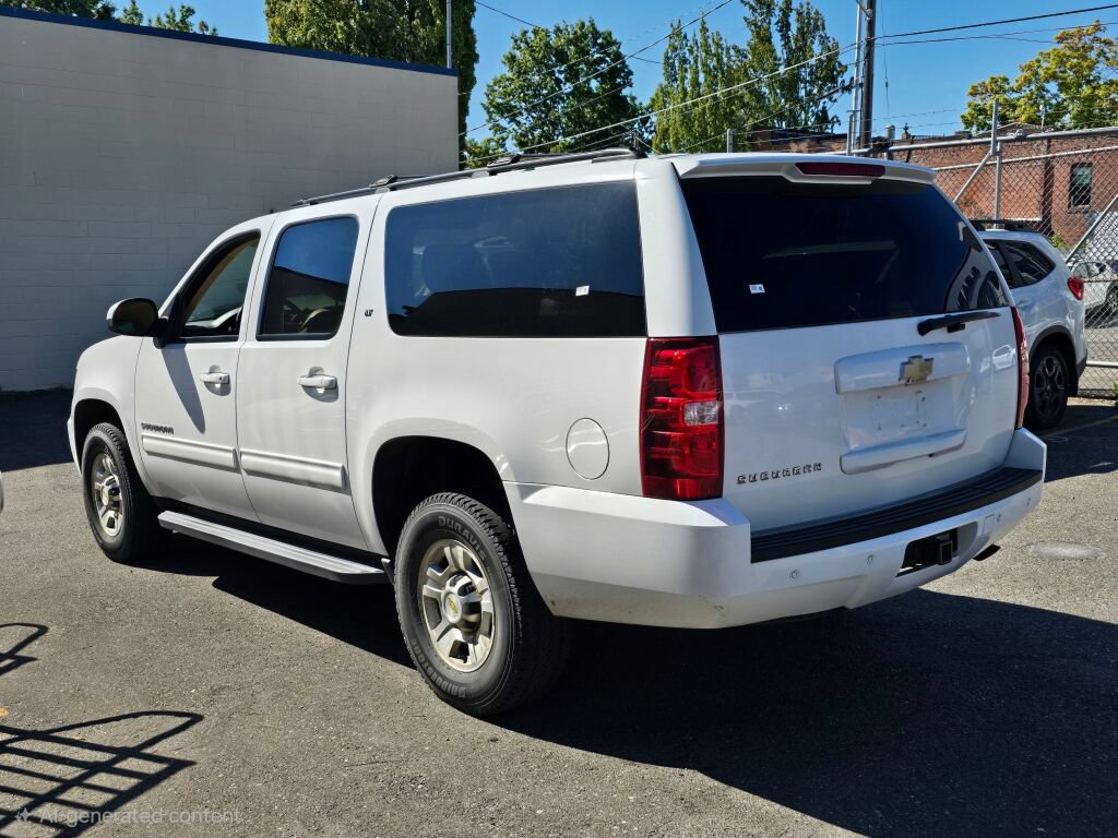 Used 2011 Chevrolet Suburban 2500 LT AWD/4WD image 5