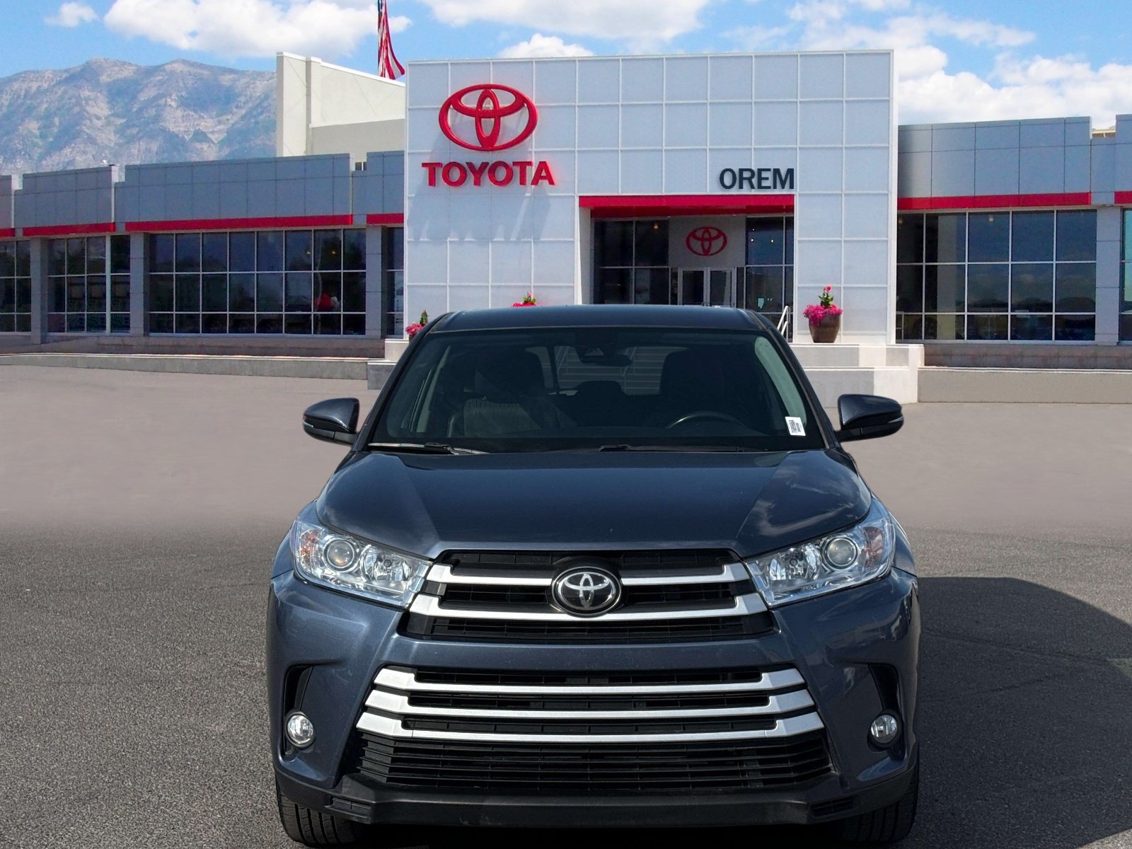 Used 2019 Toyota Highlander Plus AWD/4WD video 2