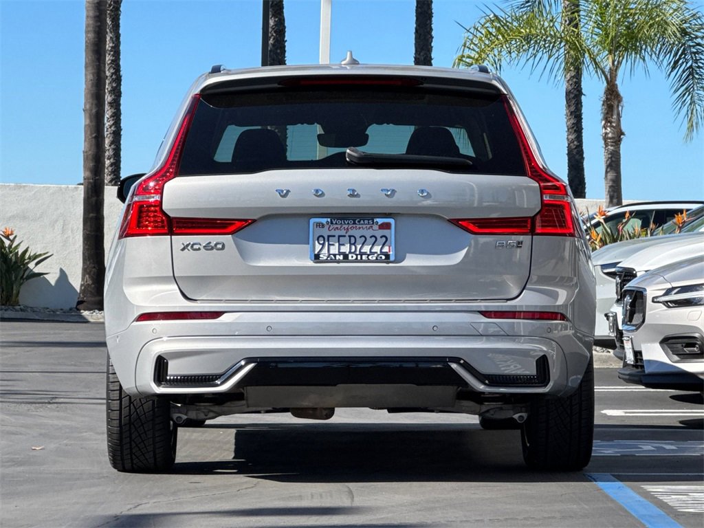 Certified 2023 Volvo XC60 B5 Plus image 4