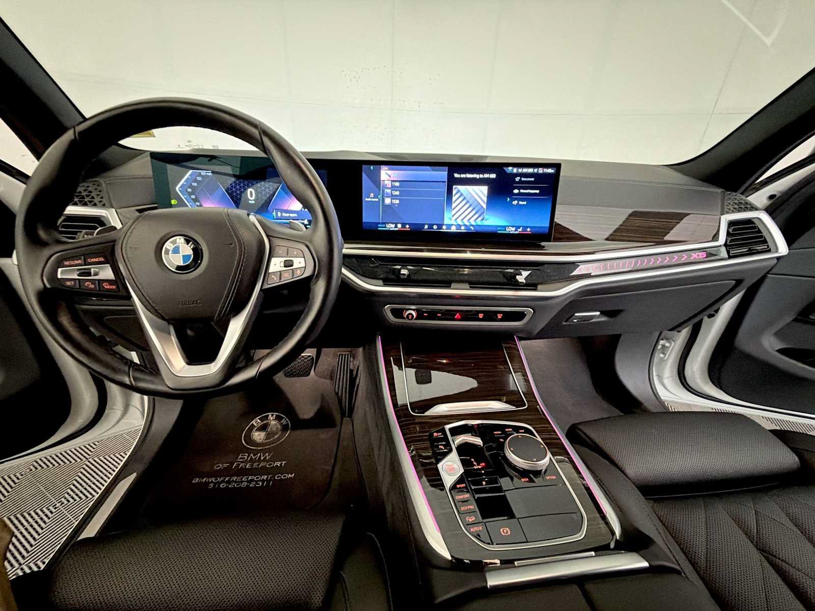 Used 2024 BMW X5 xDrive40i w/ Parking Assistance Package AWD/4WD image 14