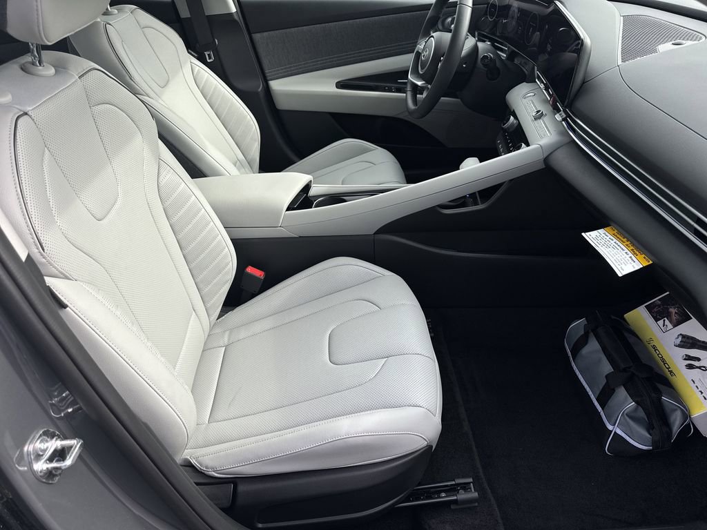 New 2026 Hyundai Elantra Limited FWD image 13