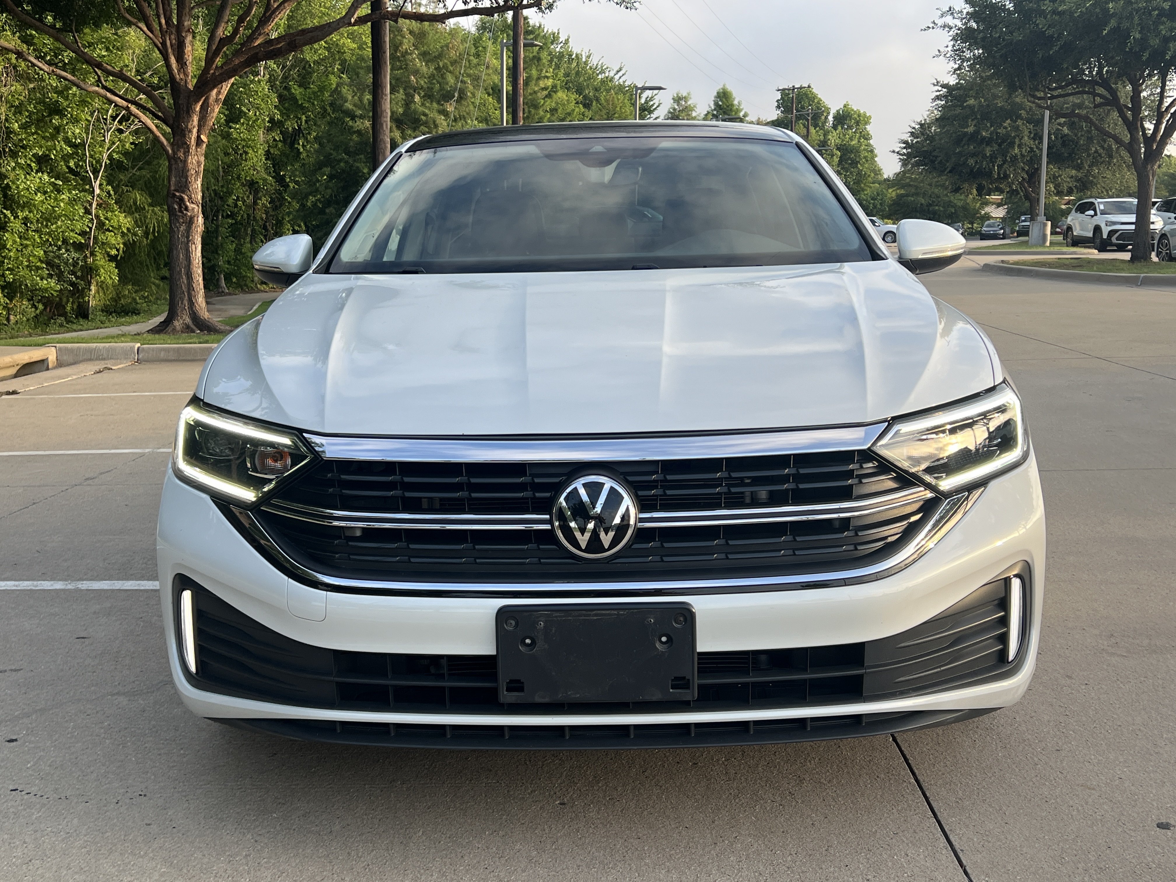 Certified 2022 Volkswagen Jetta SEL FWD image 3