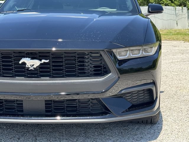 Certified 2025 Ford Mustang Coupe RWD image 9