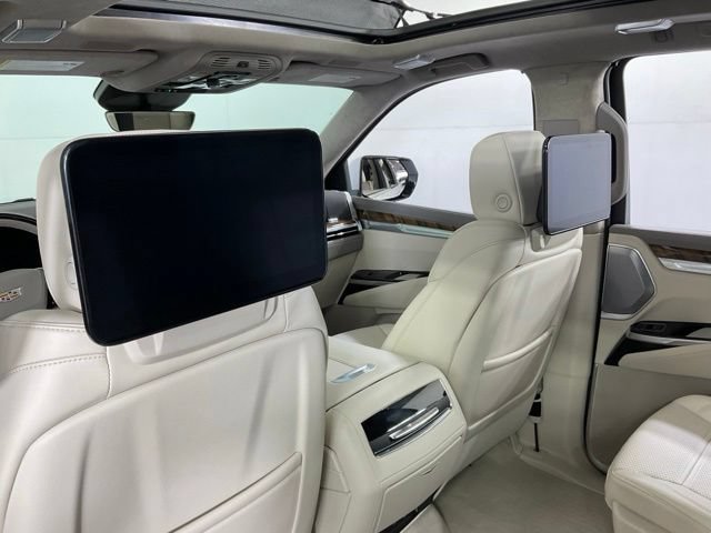 Certified 2025 Cadillac Escalade ESV Premium Luxury Platinum AWD/4WD image 25