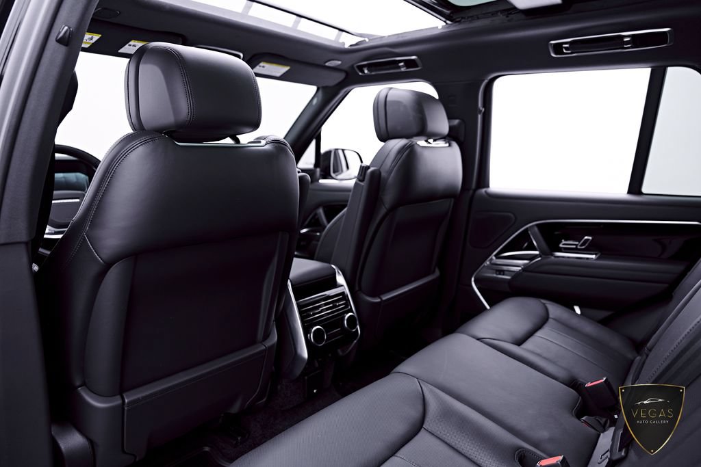 Used 2025 Land Rover Range Rover SE AWD/4WD image 43