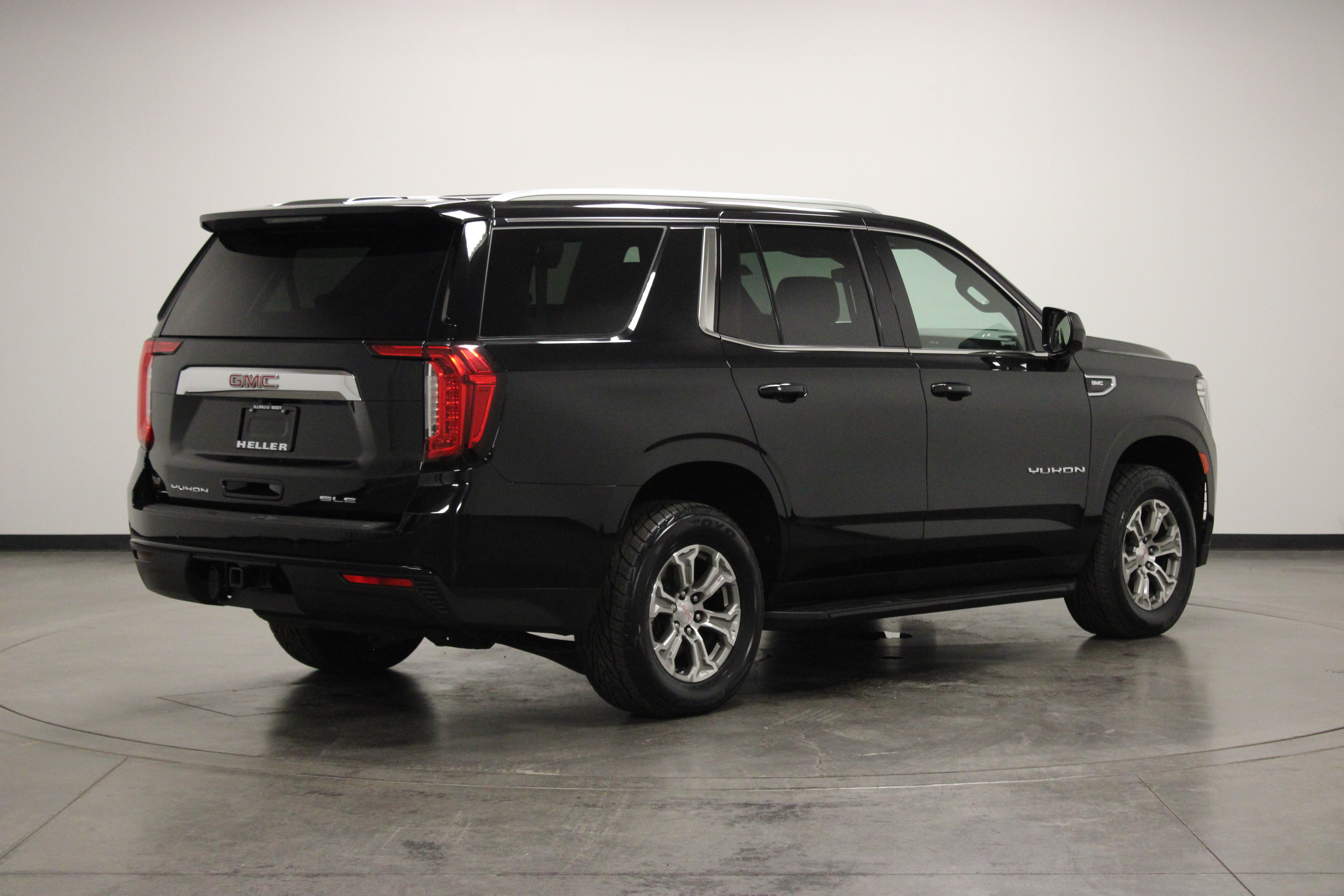 Used 2023 GMC Yukon SLE AWD/4WD image 8