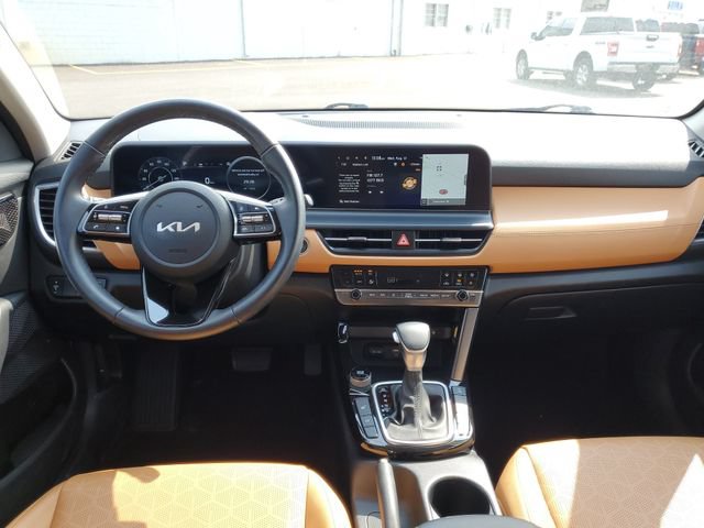 Used 2025 Kia Seltos EX w/ EX Sunroof Package AWD/4WD image 32