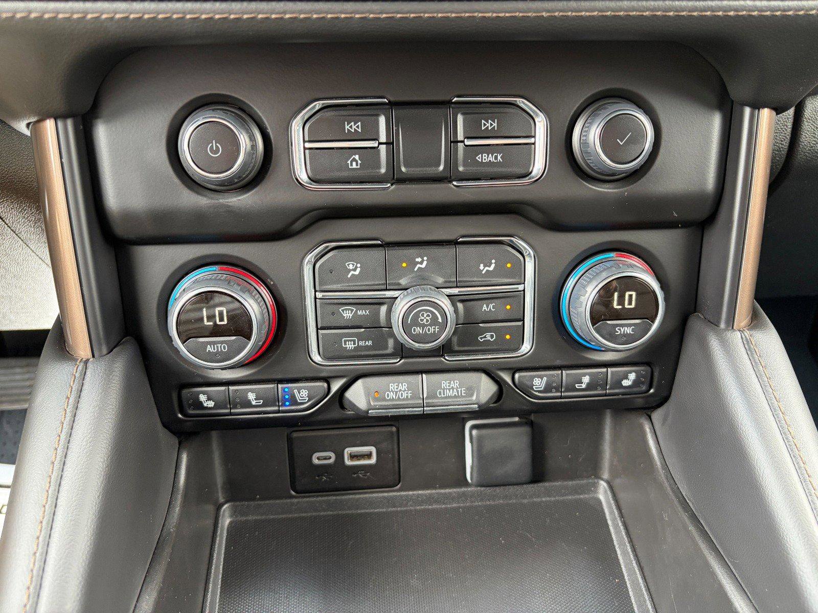 Used 2023 Chevrolet Suburban High Country AWD/4WD image 16